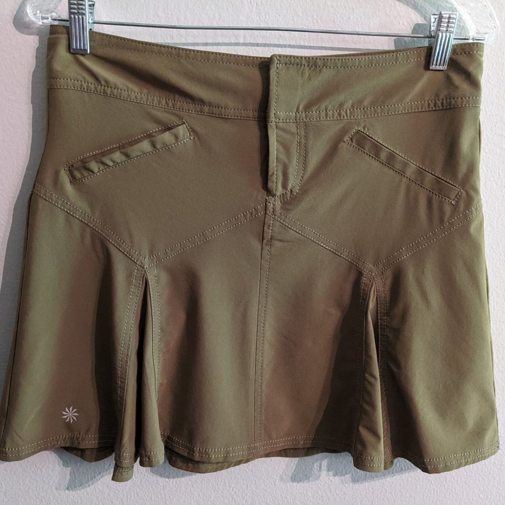 Athleta Women's All Terrain Skirt Size Small Olive Back Zip Pocket Front Pockets